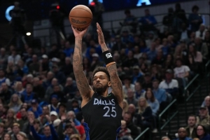 NBA首发大前锋P.J·华盛顿在中国行活动中三分球5投全失