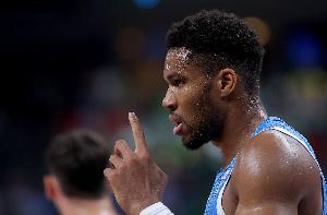 字母哥缺席世预赛缘于保险事宜,NBA球员合同金额过于庞大