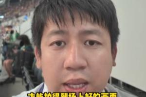 直播吧现场报道：诺维茨基亮相日瑞对决，身着瑞典球衣成为瑞典球迷