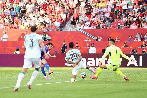 葡萄牙1-0落后克罗地亚！37岁佩里西奇进球，葡萄牙后场失误
