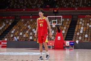 中国男篮与荷兰之战今晚开打，杨瀚森、赵维伦、贺希宁、朱俊龙等在名单之中