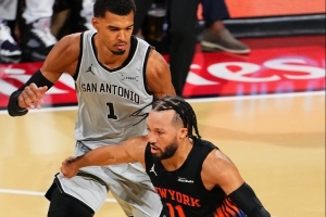史密斯：布伦森夺冠拯救NBA，否则各队将纷纷囤积长人以防文班