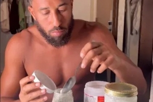 前热刺球员汤森自制牙膏养生，球迷惊讶：牙膏而已，何必如此？