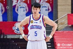 狂飙！赖俊豪续约天津男篮，主场强势归来