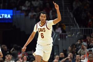 全网热议！广州龙狮签下前NBA球星，球迷沸腾期待新赛季