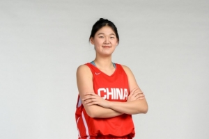 孙晗昀受伤影响表现，手感低迷18投2中，仅得10分7篮板4助攻
