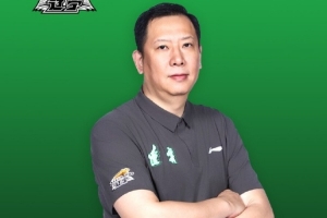吴乃群教练庆生，团队献上诚挚祝福