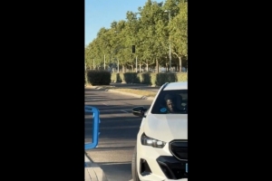 顶住压力！维尼修斯逆境坚定续约意志