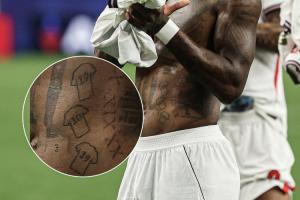 今夏重返红魔阵营！ESPN分享照片：拉什福德将曼联三个号码纹于腹部