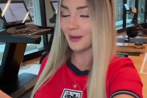 英格兰女球迷：为了明天的门票我什么都愿意做！