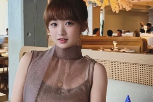 杨瀚森社交媒体高调秀恩爱，女友24岁生日他这样祝福？