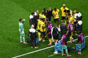 墨西哥与厄瓜多尔比赛正常进行补水，FIFA官方公告已移除“不补水”描述