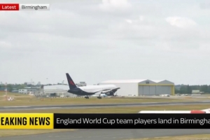 英格兰队击败法国队荣获季军!天空体育报道:英格兰队航班已抵达伯明翰