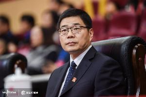 媒体人询问：队委会是否已对每位球员进行个别思想辅导，以提振士气？