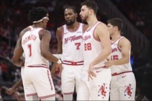 火箭选秀败于马刺！交易需谨慎，切勿效仿马刺引进福克斯