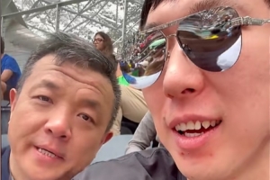 周琦社交媒体分享现场观世界杯vlog：世界杯真不错，值得一看！