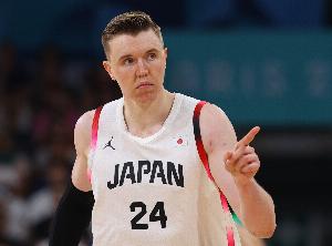 记者：霍金森一人难以应对，河村勇辉与八村塁加盟，难以想象