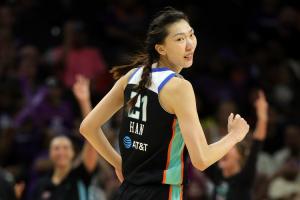 狂飙！韩旭17分钟砍下14+5，自由人主场大破王牌残阵