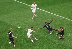 法国挺进世界杯八强，摩洛哥成第三支非欧洲球队，此前仅巴西和乌拉圭入列