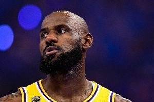 季后赛最佳球员排行榜前十：老詹燃情绽放 CC迈向巨星之路 大头登基称王