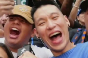 书豪试演街头记者体验狂热纽约球迷！球迷高呼：布伦森是我的爸爸