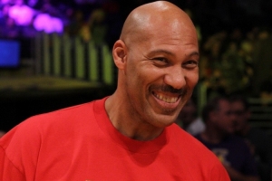 球爹称NBA打球非压力,真正压力是面临生死抉择
