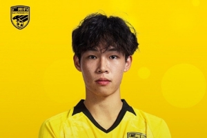 官方消息：18岁边后卫江志钦正式被租借至佛山南狮足球俱乐部