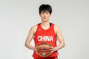 表现亮眼！贾驭7投4中得9分并贡献2助攻，无失误