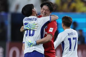 德国天空记者报道：多特蒙德队签下18岁日本球员山本天翔，租借合同含买断权