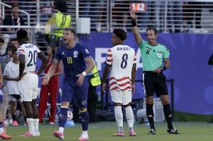 白宫直接联系FIFA请求重新审视巴洛贡红牌事件,FIFA坚称未受影响