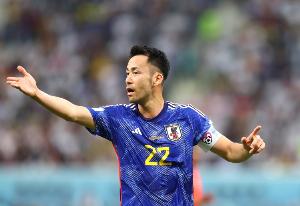 吉田麻也表示随国家队赴美加墨感到非常高兴,决心将接力棒传递给年轻一代