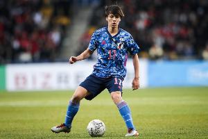 日本中场双星联手,对突尼斯完成150次精准传球,失误仅7次