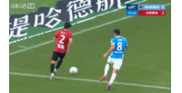 杨一鸣成功抢断对手并直塞助攻奥乌苏低射得分，新鹏城暂时以1-2落后蓉城