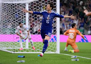 镰田大地自2002年稻本润一之后,再次连续在世界杯进球的日本球员