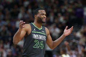 记者:前NBA球员TJ·沃伦与巴黎男篮欧洲球队签下一年期合同